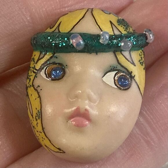 Vintage Signed Adagio Porcelain Hand Painted Pin Brooches Set of 3 Crystal Eyes - Picture 3 of 5